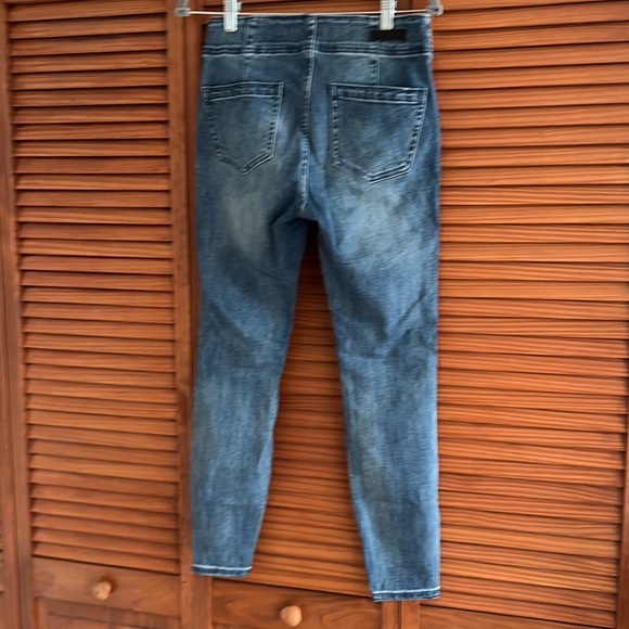 Pilcro by Anthropologie denim jeans. High rise skinny. Size 28. - Picture 3 of 5